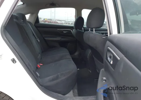 2015 Nissan Altima 2.5 S z USA, uszkodzony, nr VIN 1N4AL3AP6FN888067